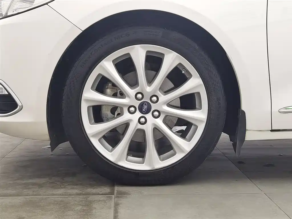 Ford Taurus 2015 EcoBoost 325 V6 Fashion фото 17