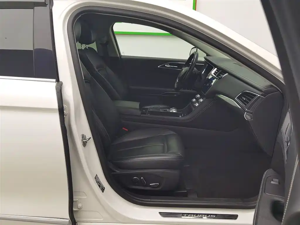 Ford Taurus 2015 EcoBoost 325 V6 Fashion фото 23