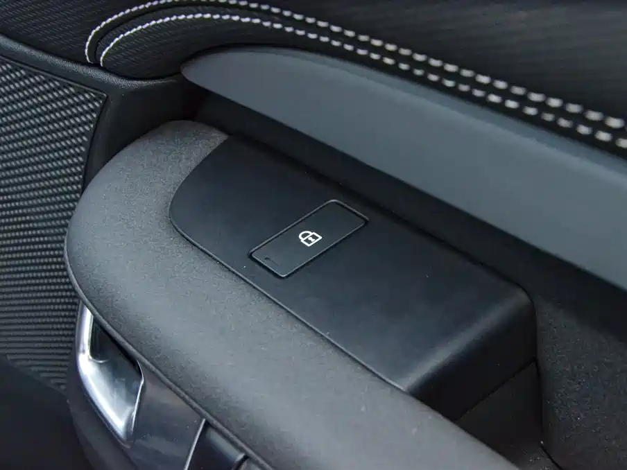 Land Rover Discovery 2021 360PS R-Dynamic S фото 23