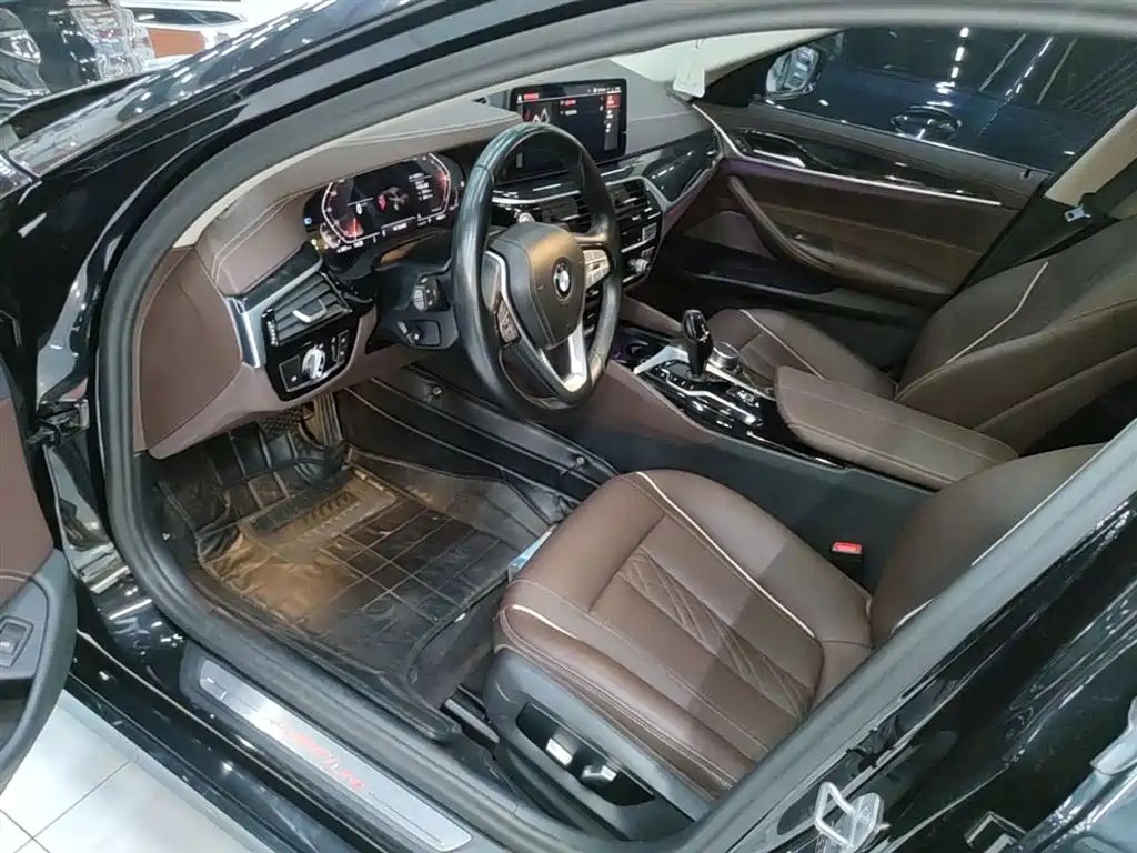 BMW 5-SERIES