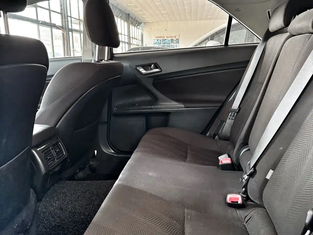 Toyota Reiz 2013 2.5S Elite Edition фото 10