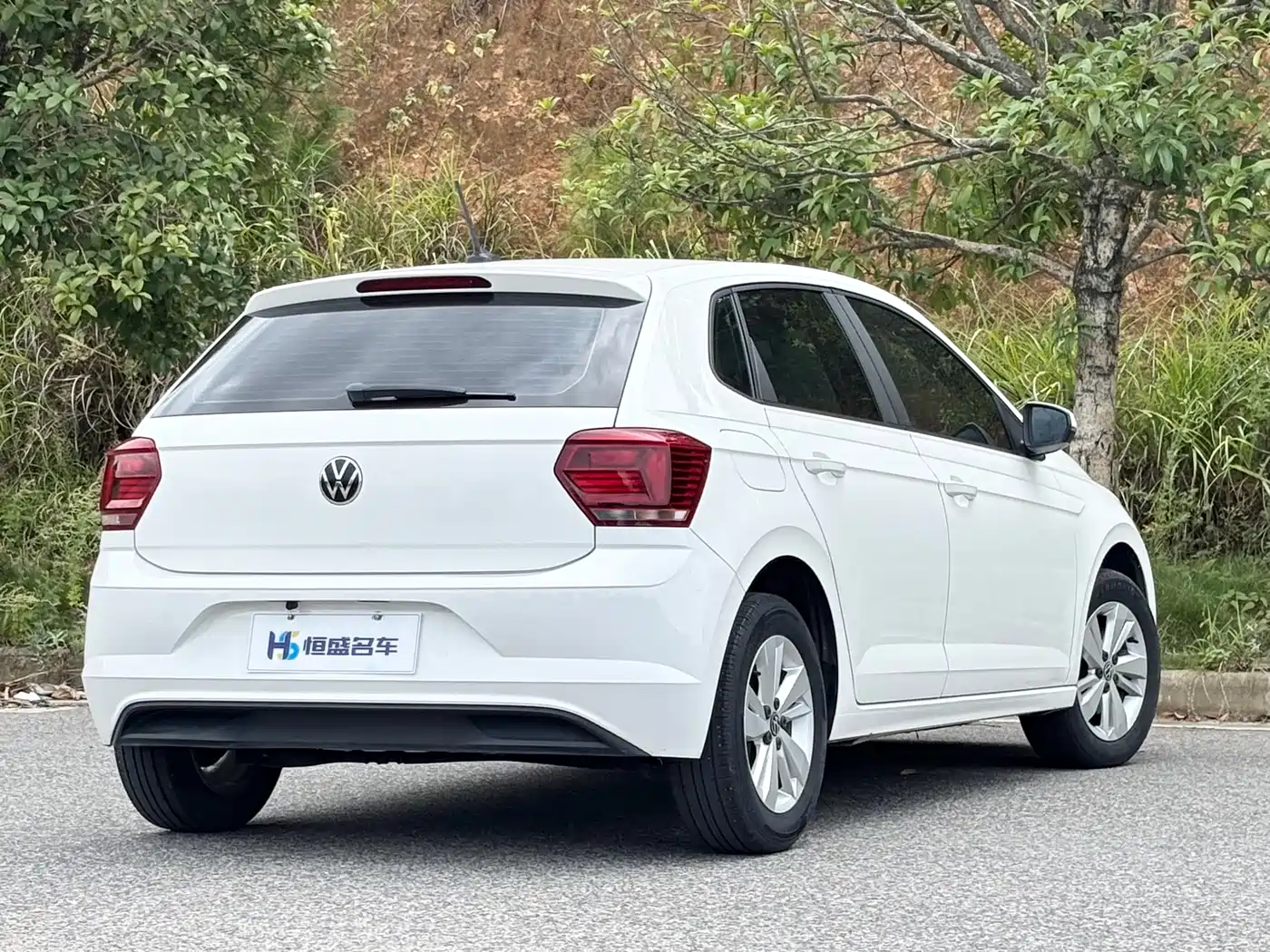 Volkswagen Polo 2021 Plus 1.5L Automatic Panorama Enjoyment Edition фото 9