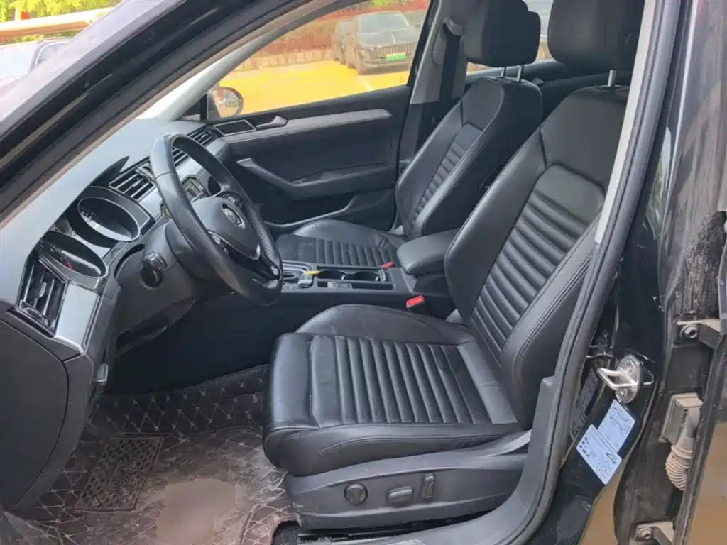 Volkswagen Magotan 2018 330TSI DSG Leading фото 15