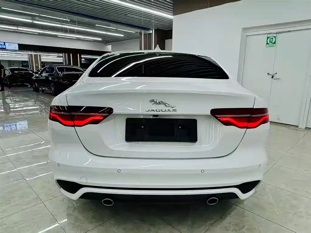 Jaguar XEL 2020 2.0T 200PS R-DYNAMIC S Progressive Sport Edition фото 8