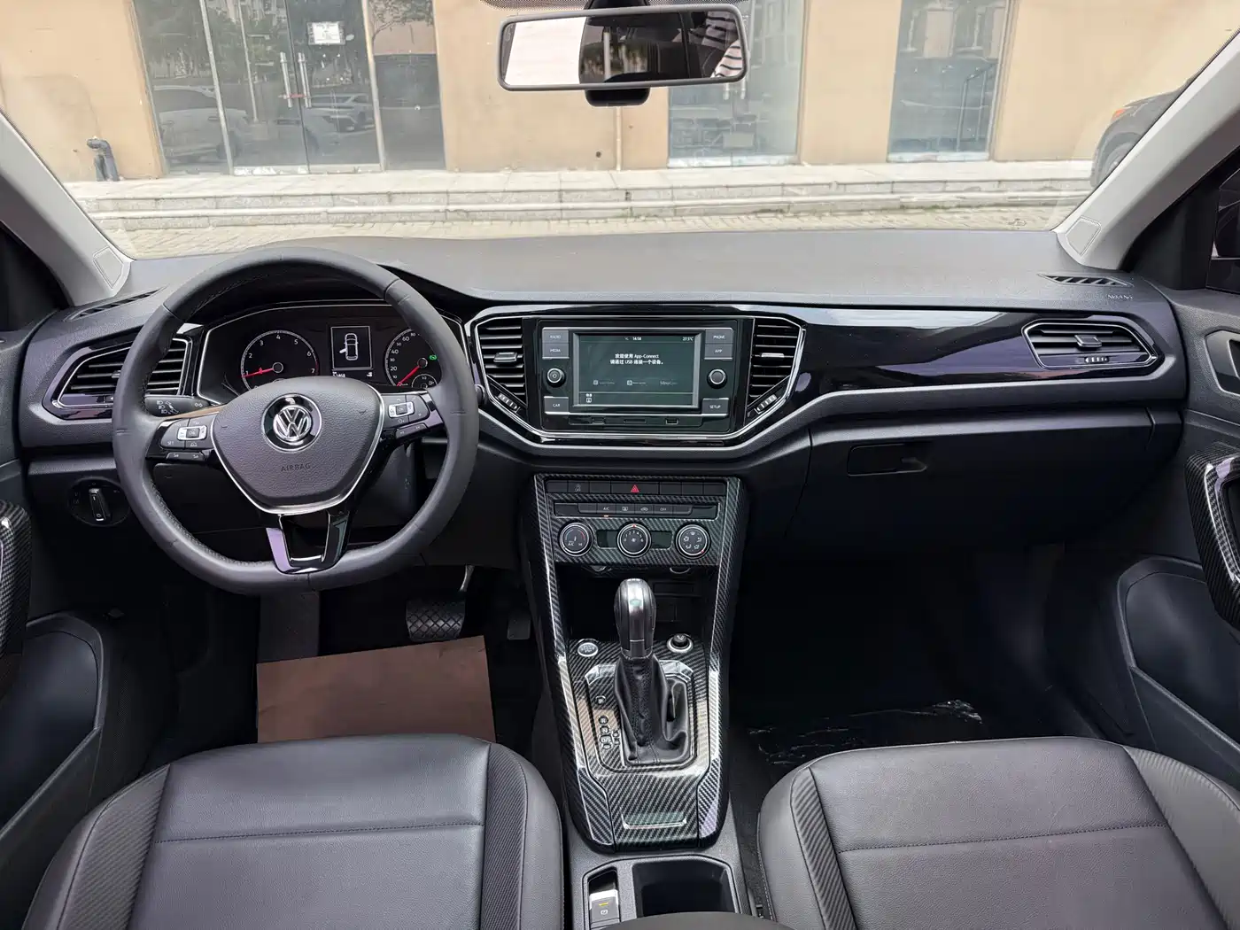 Volkswagen T-ROC 2018 280TSI DSG 2WD Comfort (China V) фото 11
