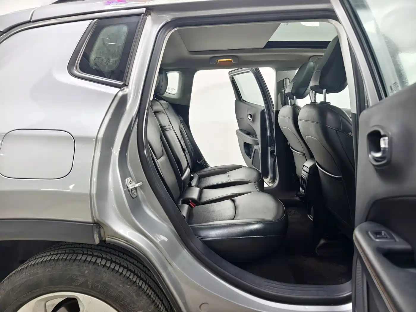Фото 16 - Jeep Compass