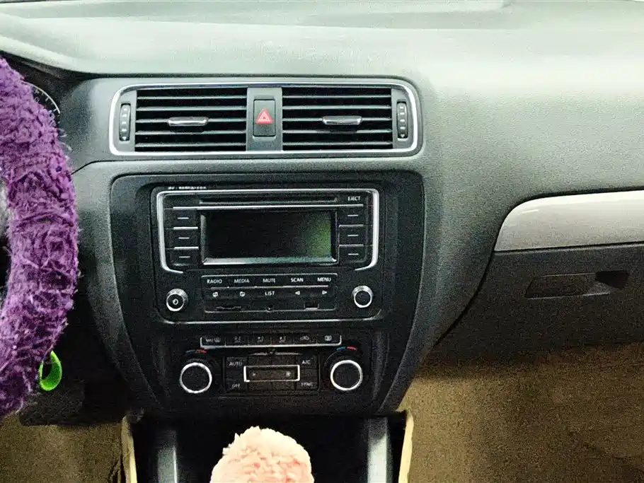 Volkswagen Sagitar 2012 1.4TSI Automatic Luxury фото 13