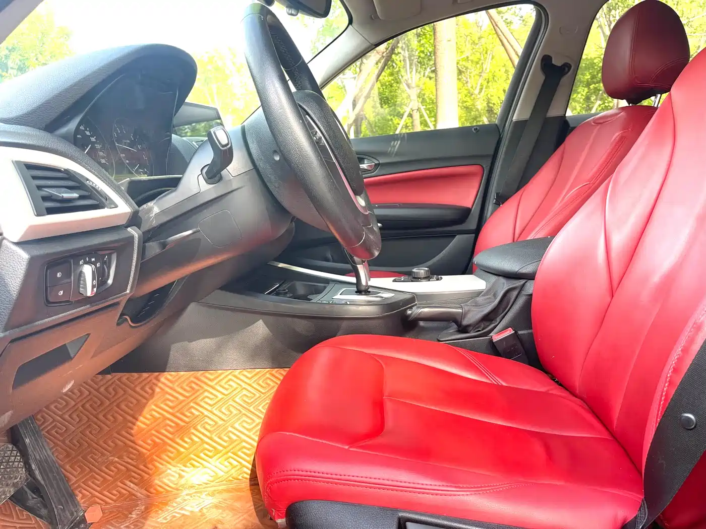 BMW 1 Series (Import) 2015 118i Leading фото 18