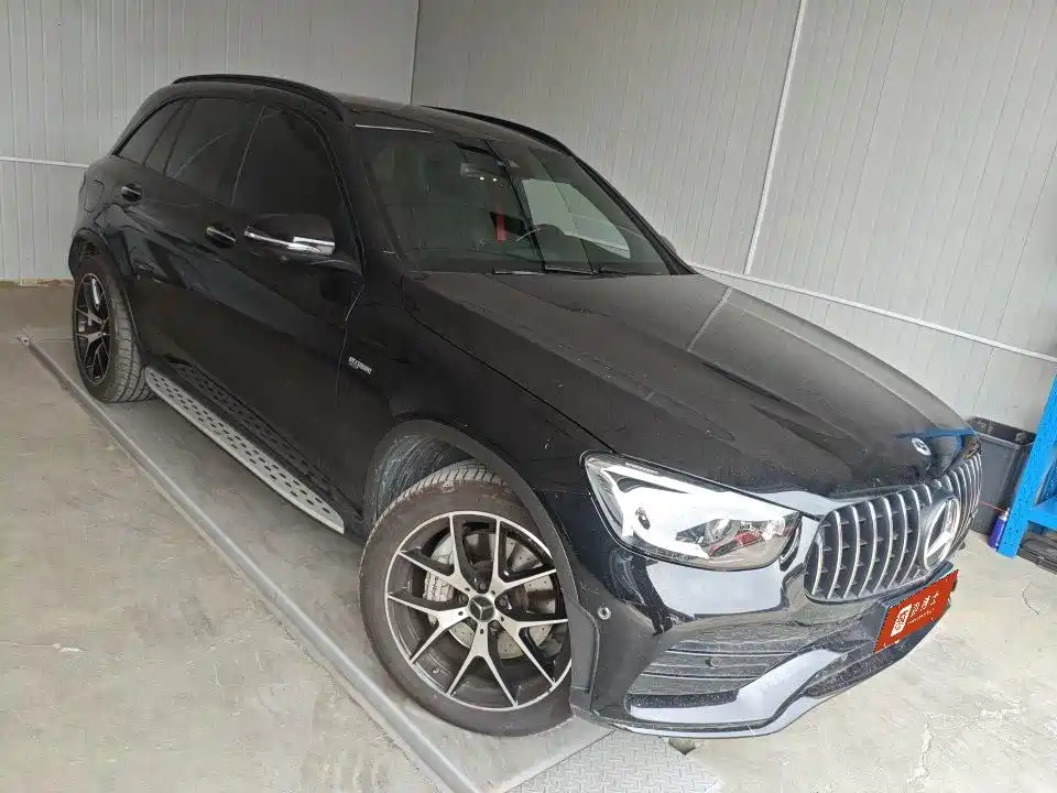 MERCEDES-BENZ GLC AMG