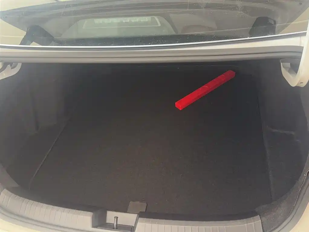 Volkswagen Sagitar 2023 300TSI DSG Surpassing Edition фото 17
