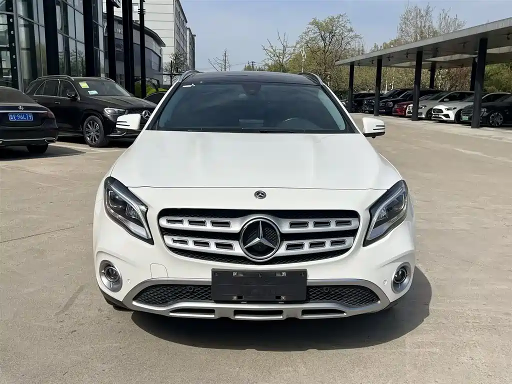 Mercedes-Benz GLA 2017 GLA 220 4MATIC Fashion фото 2
