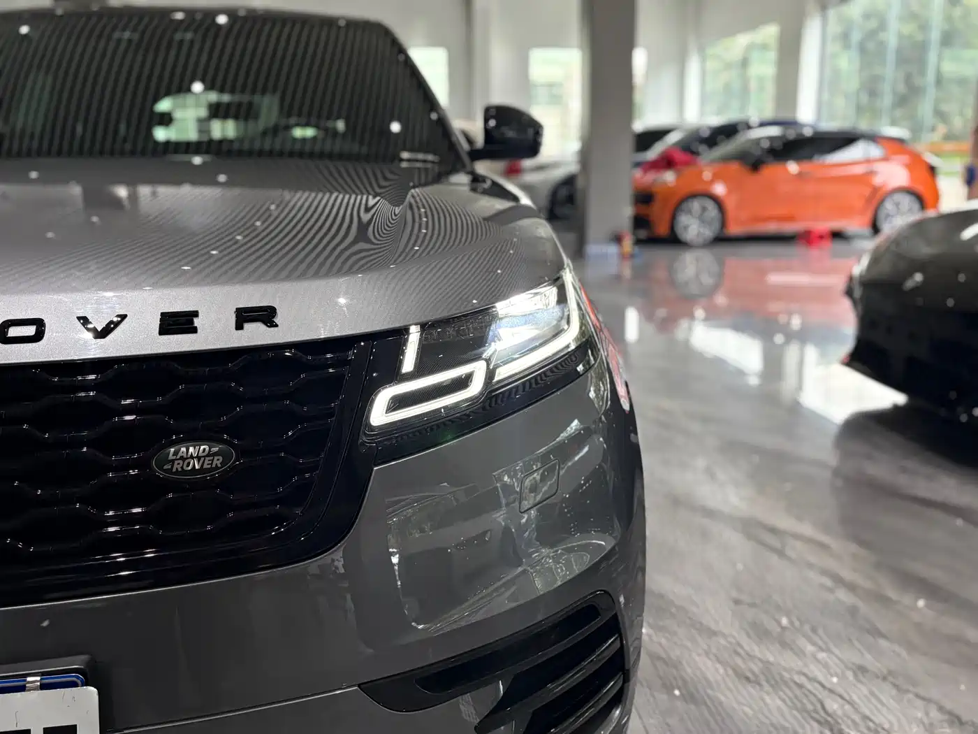 Land Rover Range Rover Velar 2021 P250 Gloss Black Collector's Edition фото 24