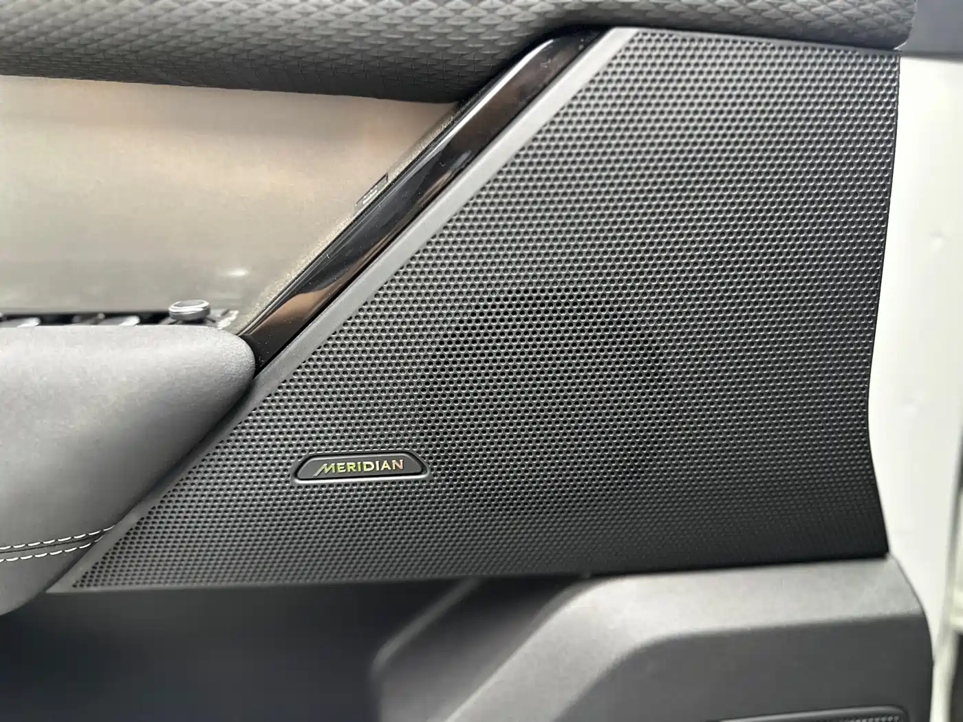Land Rover Range Rover Velar 2022 250PS фото 7