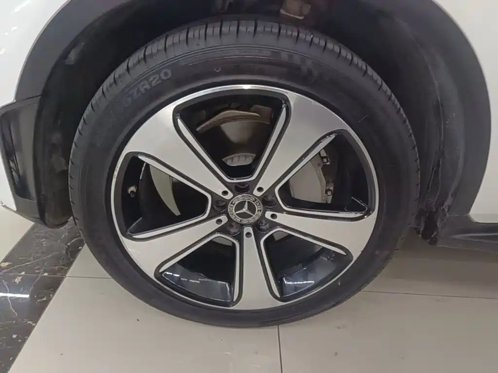 Фото 23 - Mercedes-Benz GLC