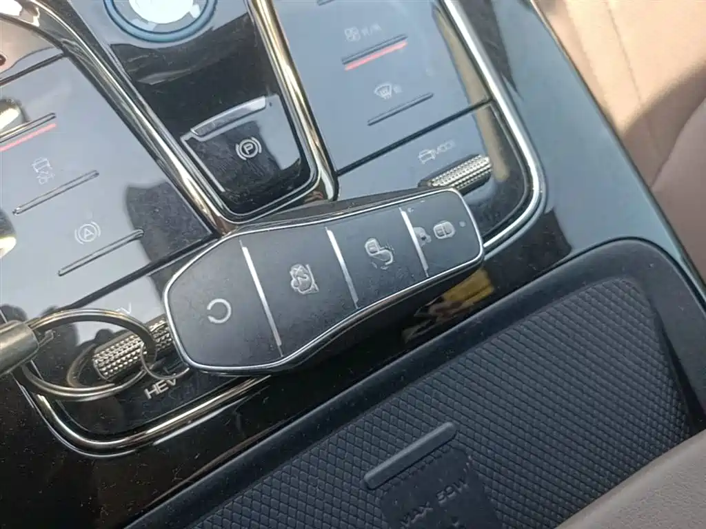 BYD Han 2023 DM-i Champion Edition 121KM Elite фото 17