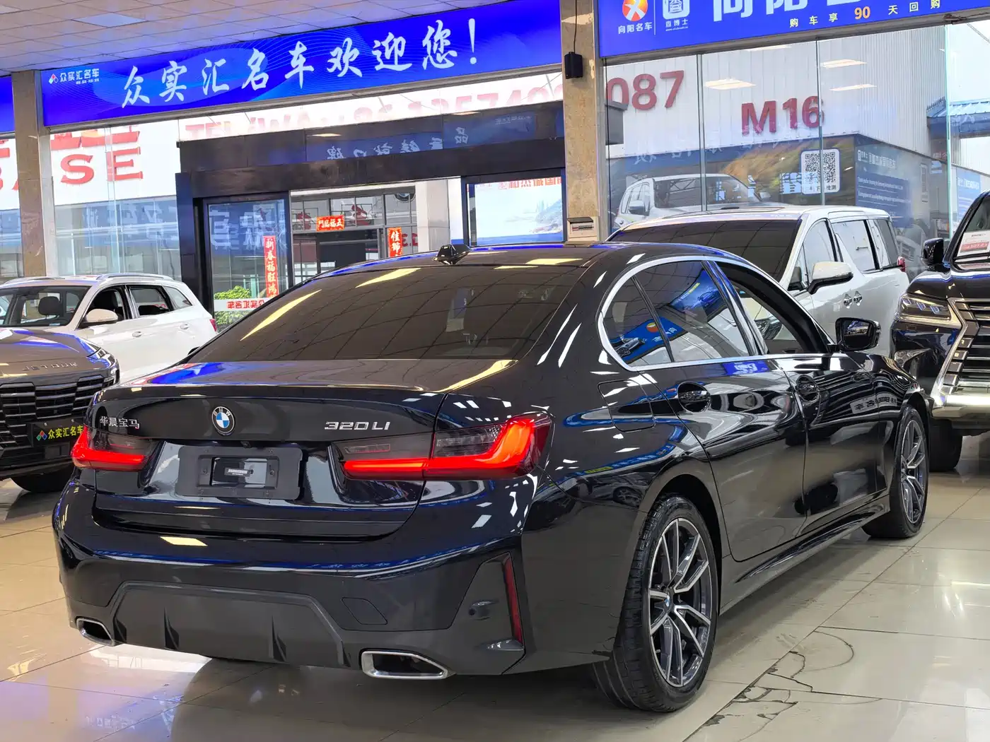 BMW 3 Series 2023 320Li M Sport Package фото 6