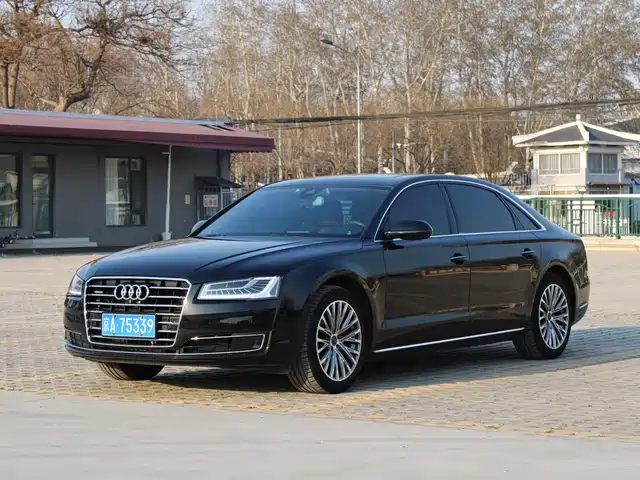 AUDI A8