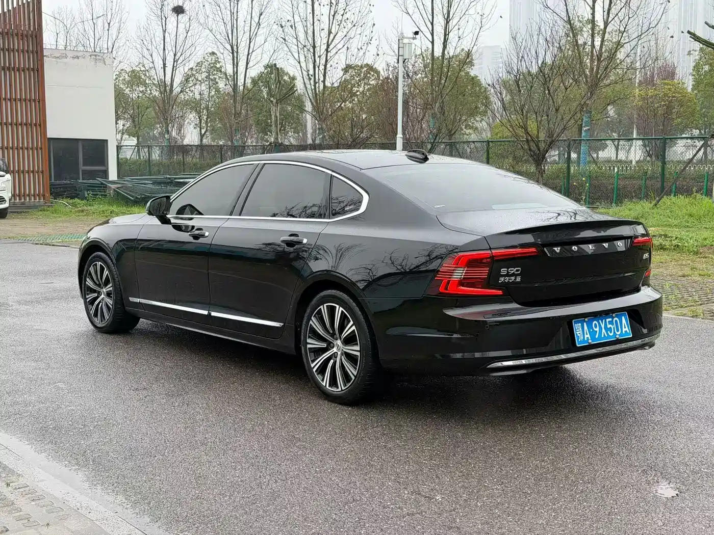 VOLVO S90