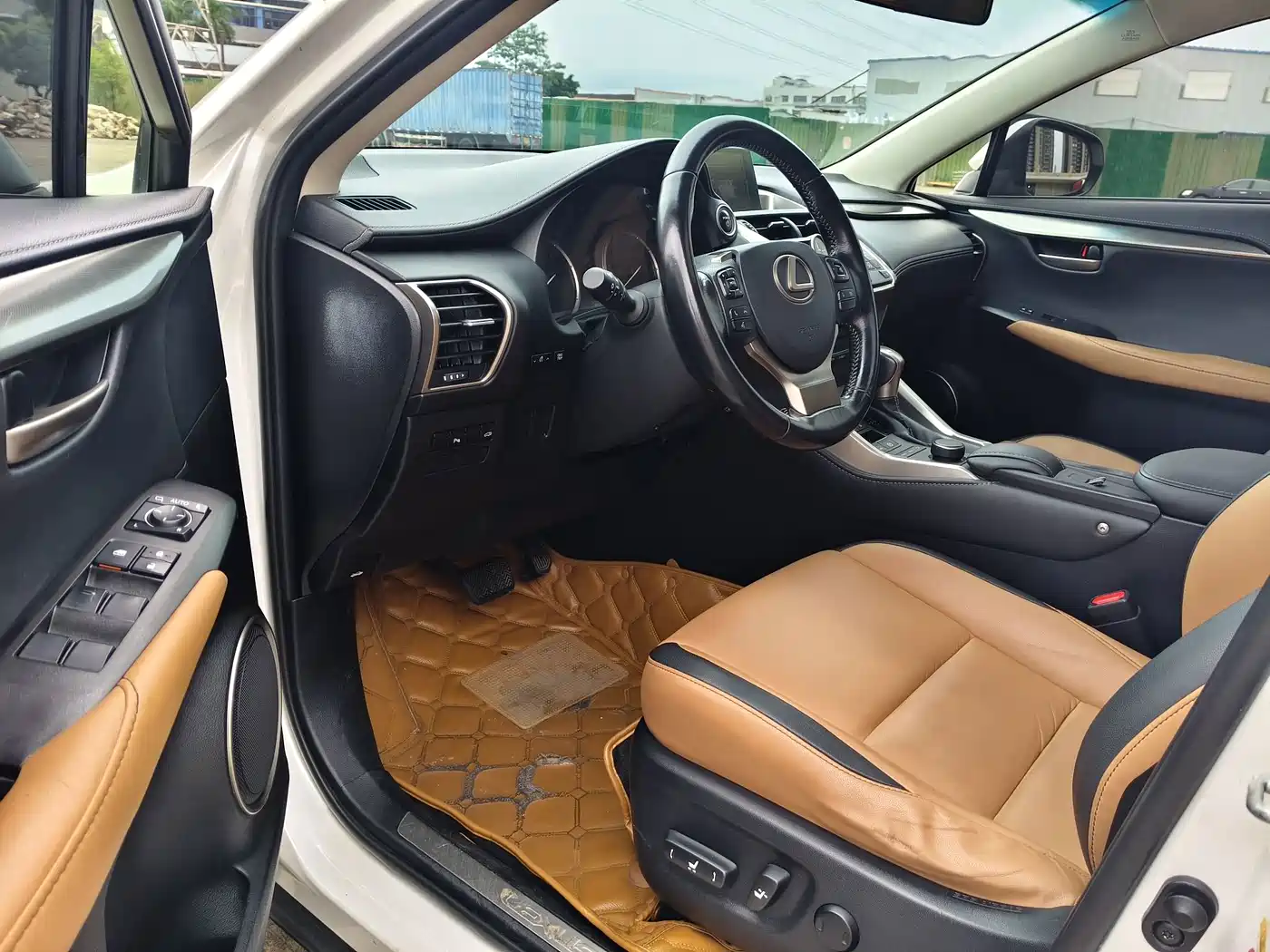 Photo 8 - Lexus NX