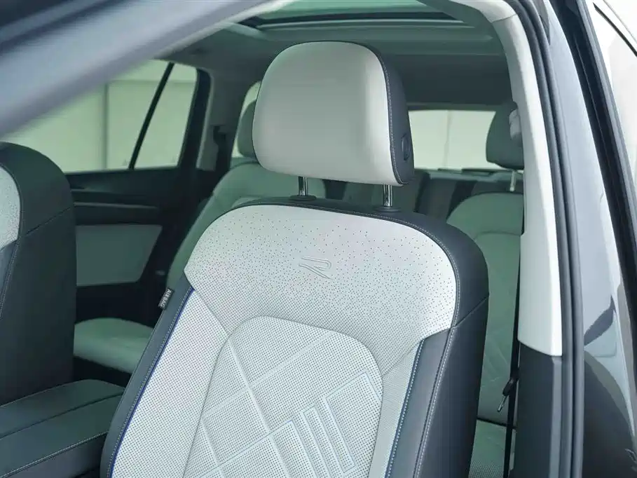 Volkswagen Talagon 2025 450TSI R-Line 6-Seater фото 10