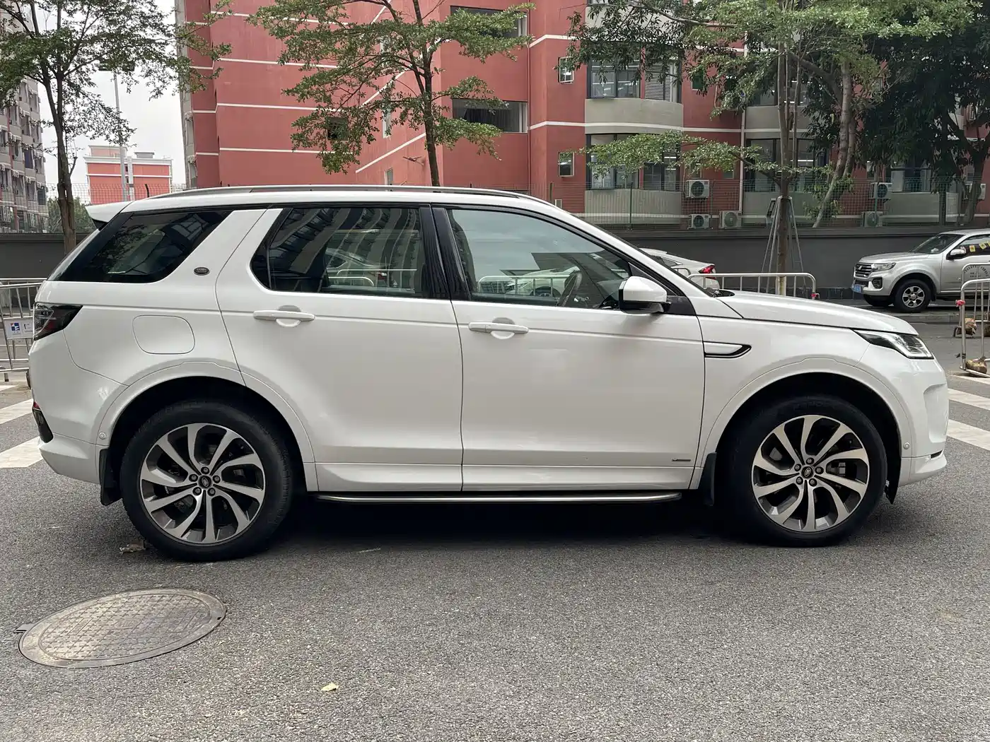 LAND ROVER DISCOVER NEW ENERGY SOURCES FOR SPORTS