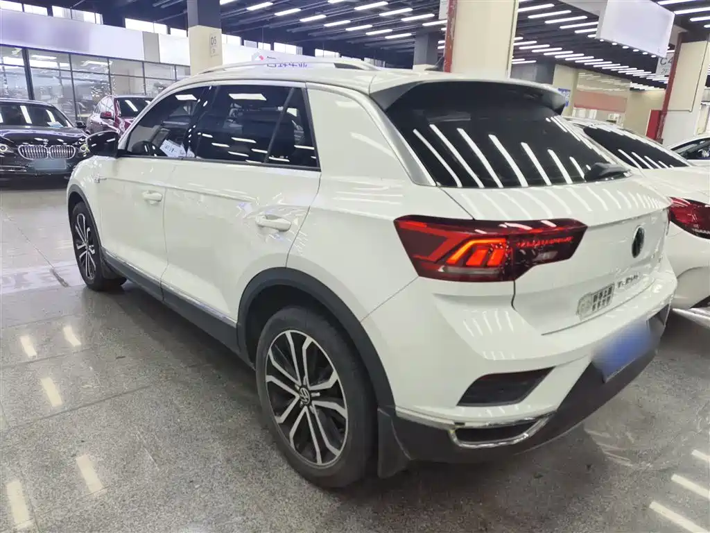 VOLKSWAGEN T-ROC EXPLORING SONGS