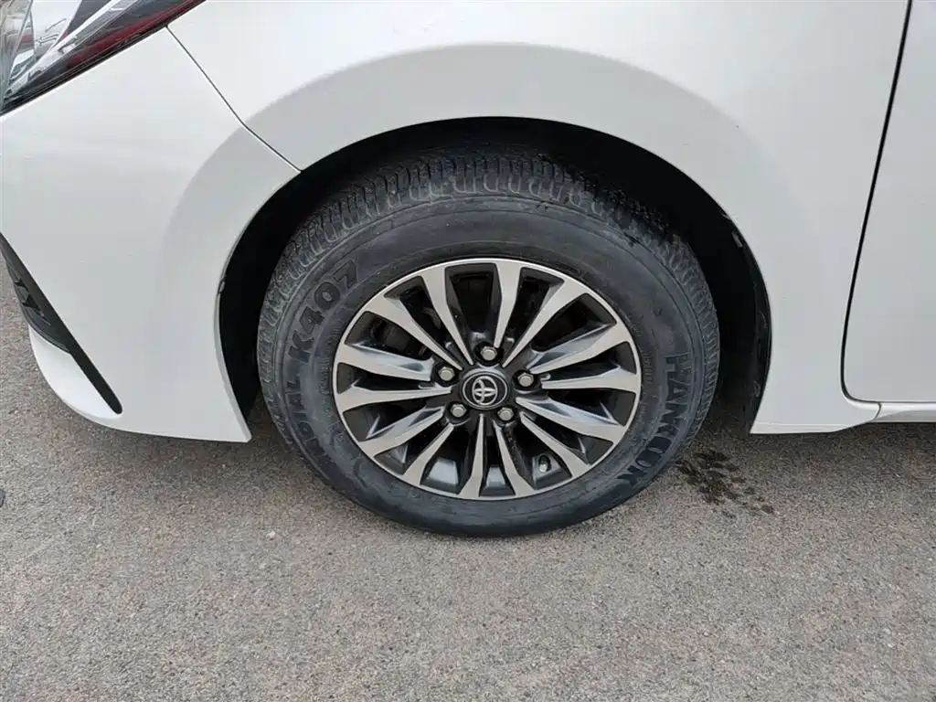 Toyota Corolla 2017 Facelift 1.2T S-CVT GL фото 23