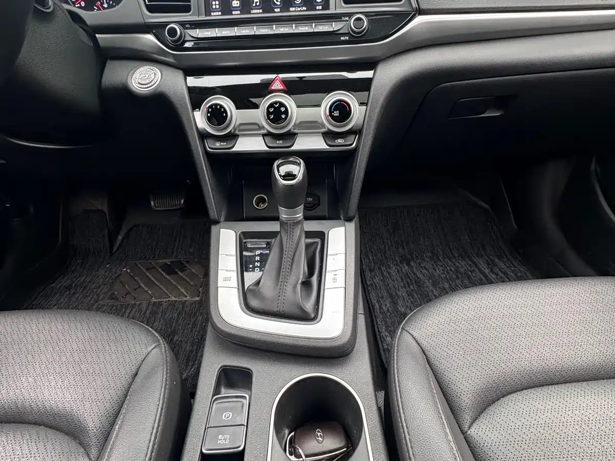 Hyundai Elantra 2020 1.5L CVT Smart Style·Elite фото 23