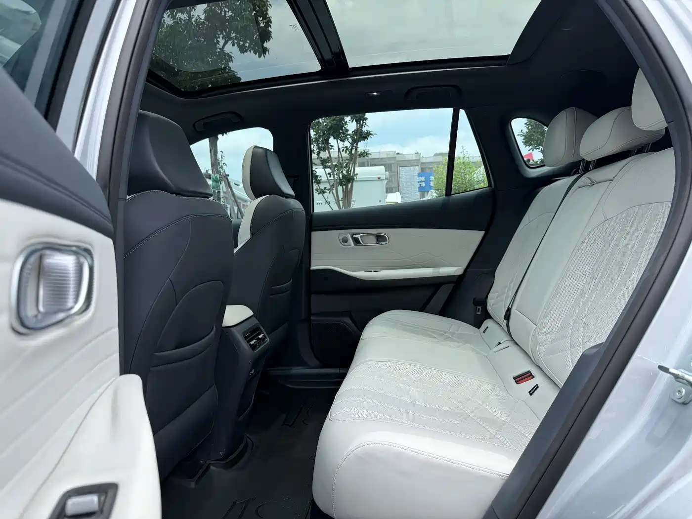 Geely Galaxy Galaxy Starship 7 EM-i 2025 120km Navigation Edition фото 11