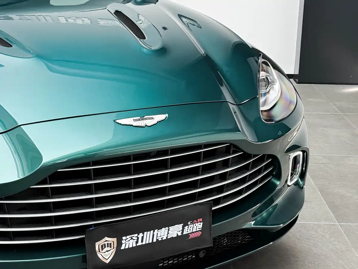 Фото 4 - Aston Martin DBX