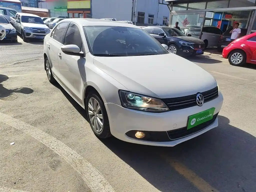 Volkswagen Sagitar 2014 Facelift 1.6L Automatic Comfort фото 4