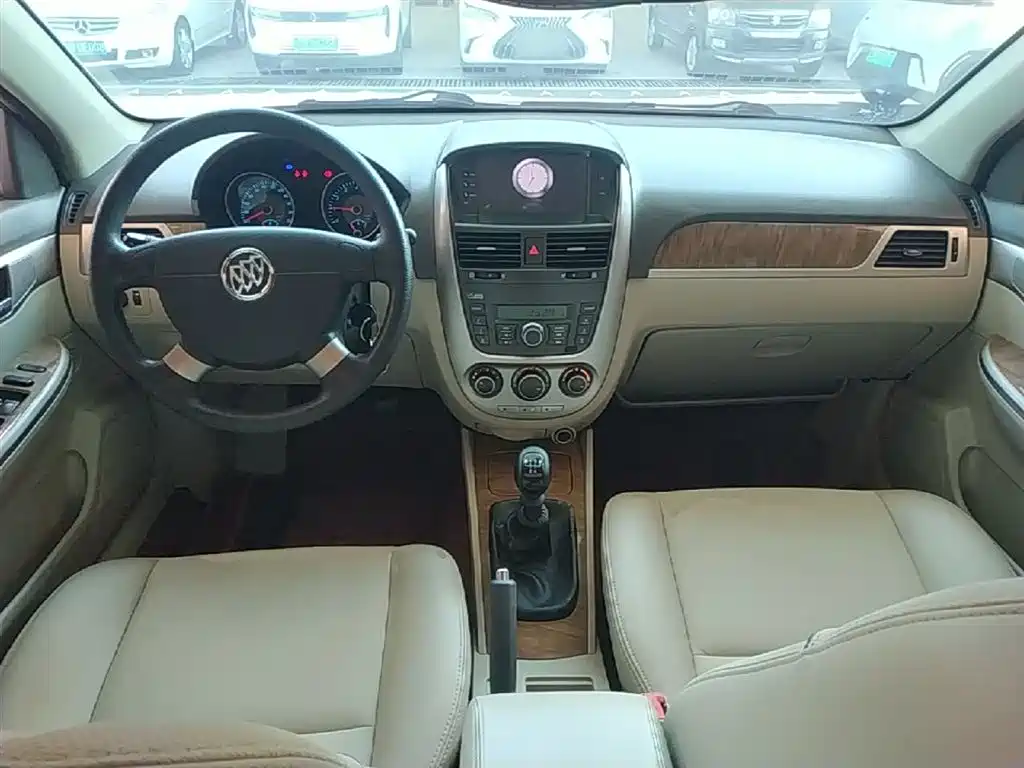 Buick Excelle 2015 1.5L Manual Classic фото 10