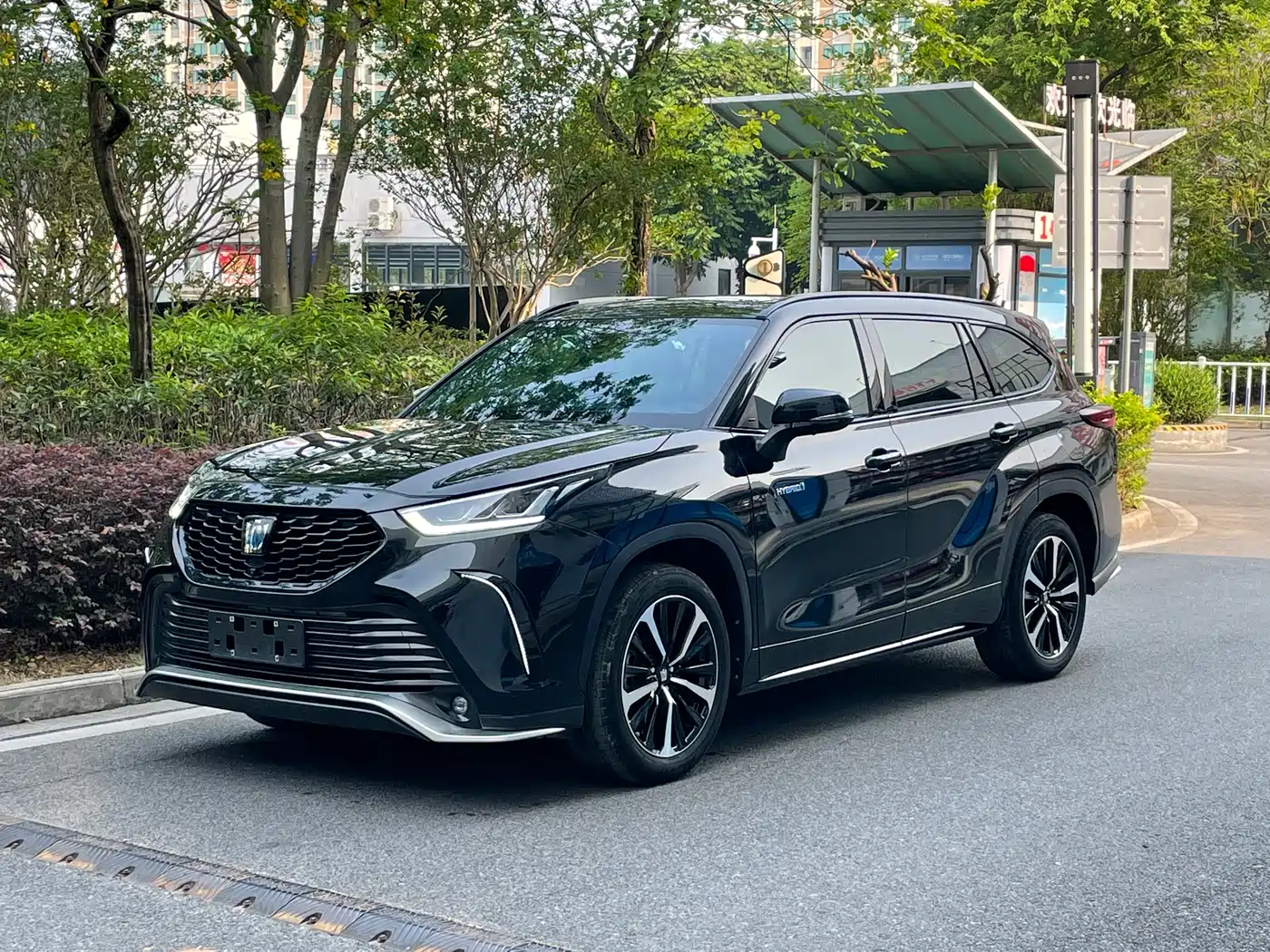Toyota Crown Kluger 2023 2.5L HEV AWD Luxury Edition