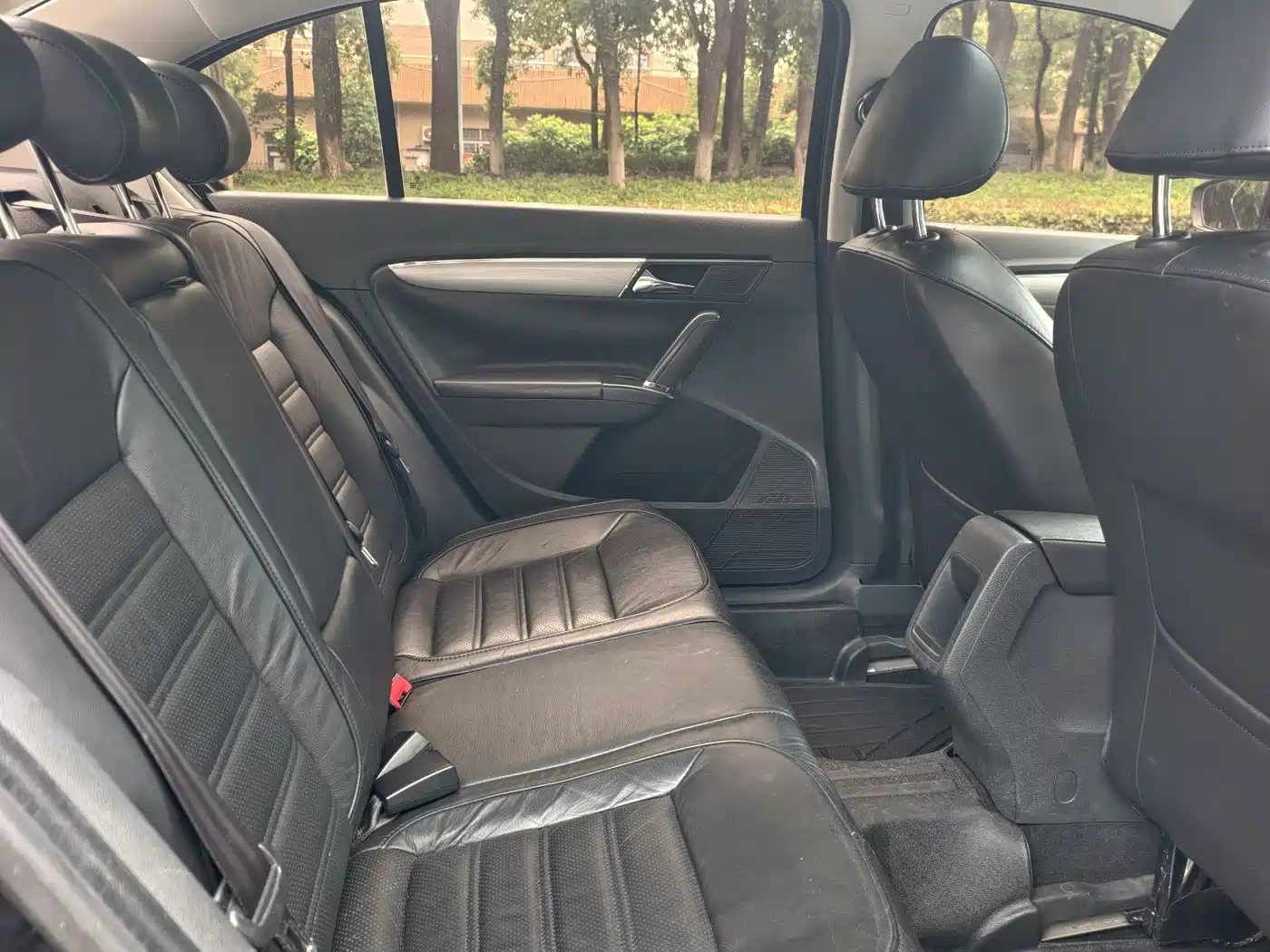 Volkswagen Lavida 2013 Model 1.4TSI DSG Luxury фото 4