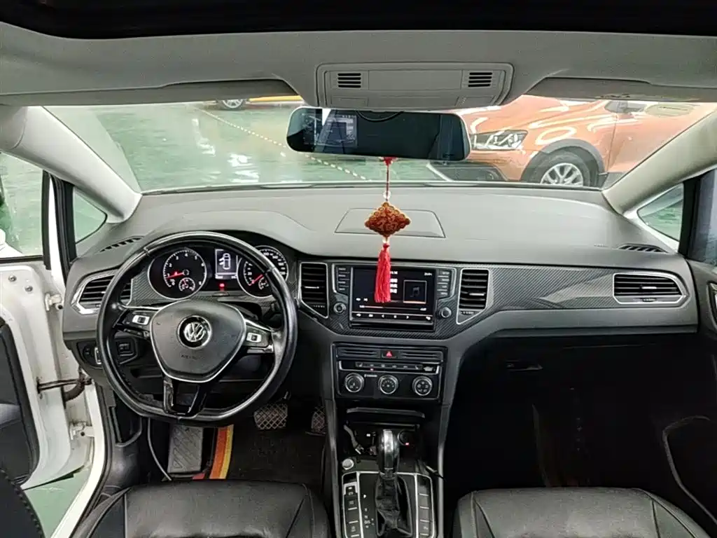 Volkswagen Golf Sportsvan 2016 280TSI Automatic Luxury фото 18