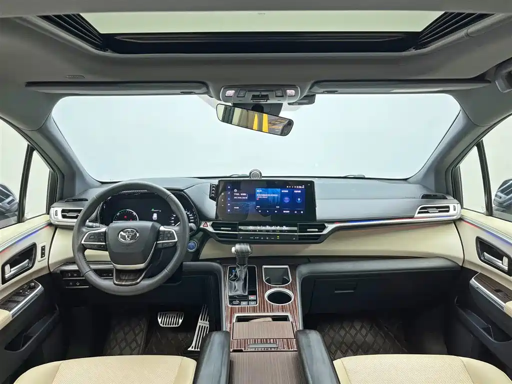 Toyota Granvia 2023 2.5L Hybrid Prestige PLUS Edition фото 24