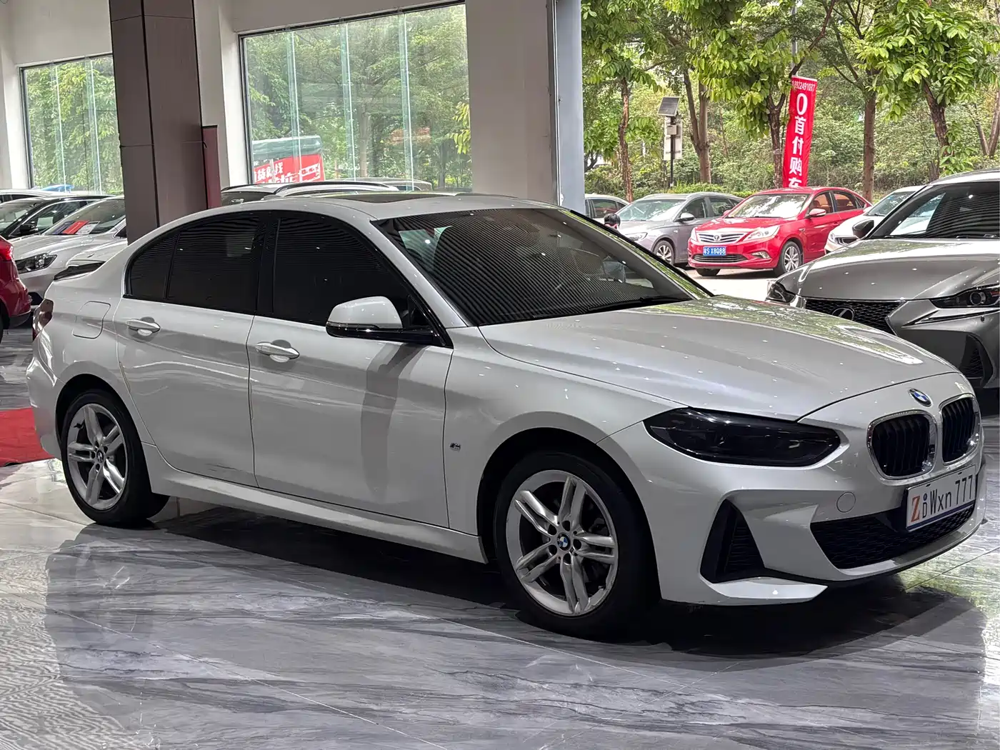 BMW 1 Series 2019 118i M Sport Package фото 4