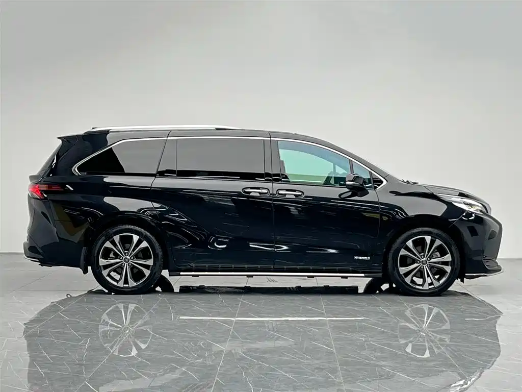 Toyota Granvia 2023 2.5L Hybrid Prestige PLUS Edition фото 7
