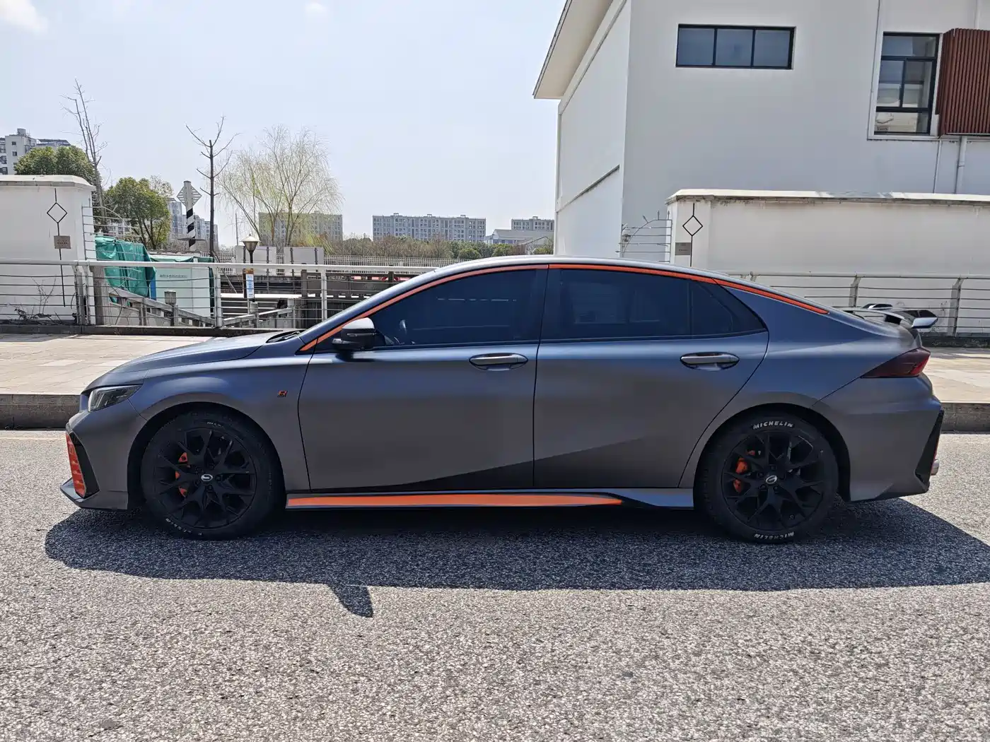 GAC Trumpchi Trumpchi Emkoo 2022 270T DCT J16 R-style Track Edition фото 4