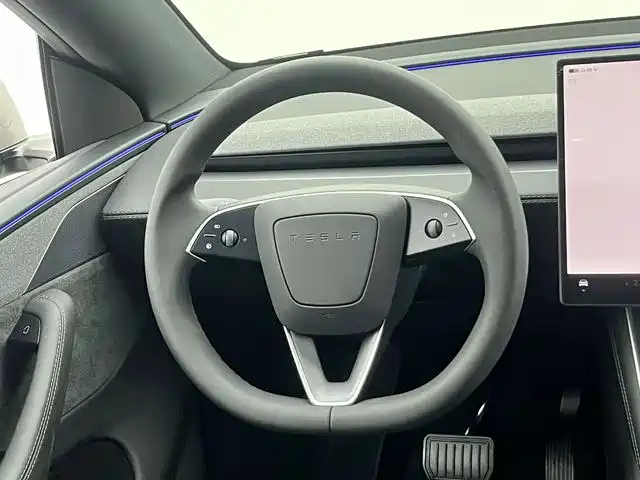 Tesla Model Y L 2025 2025 Facelift Long Range AWD