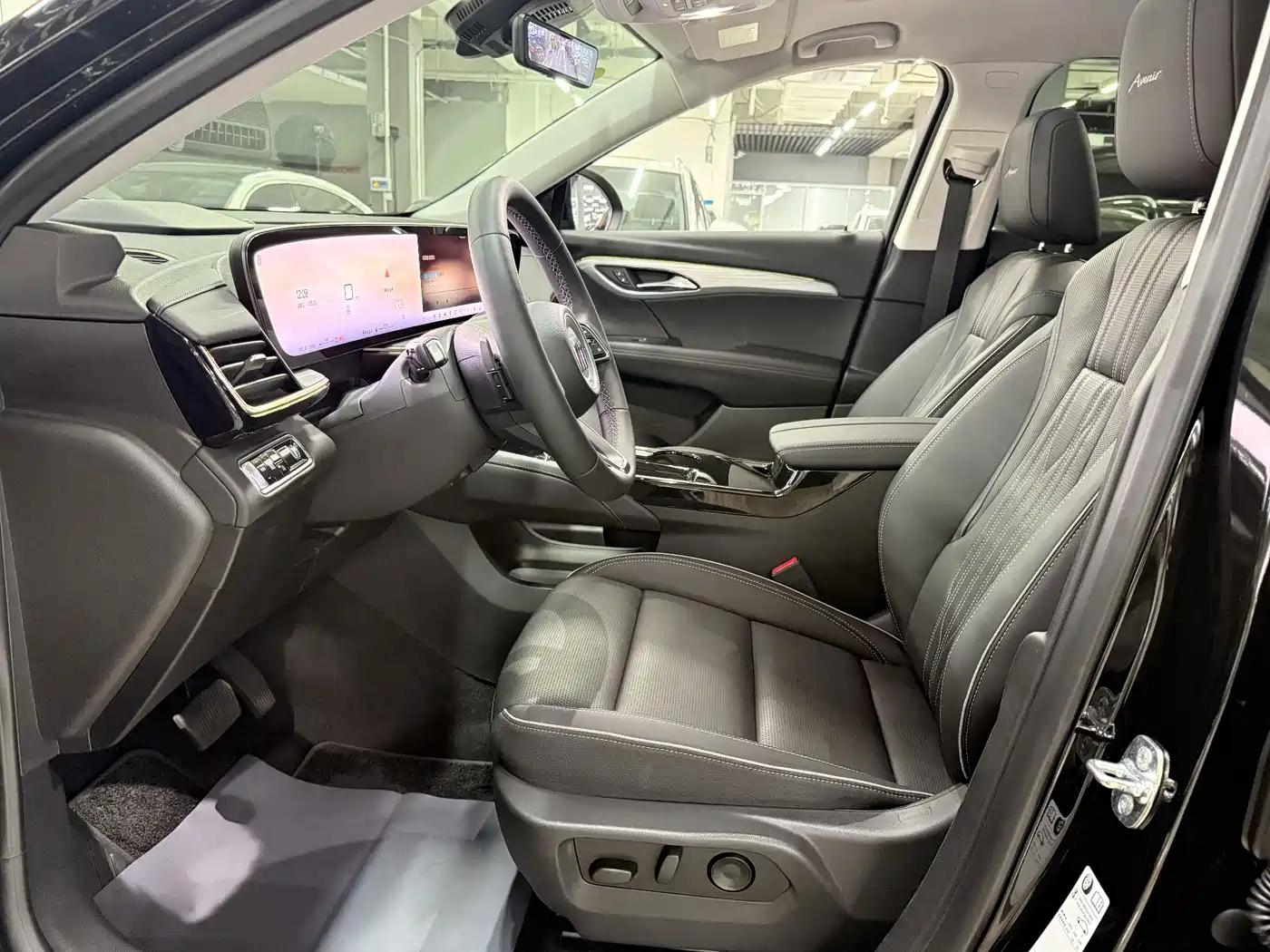 Photo 8 - Buick Envision Plus