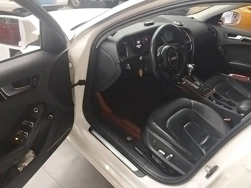 Audi A4L 2015 35 TFSI Auto Comfort фото 16