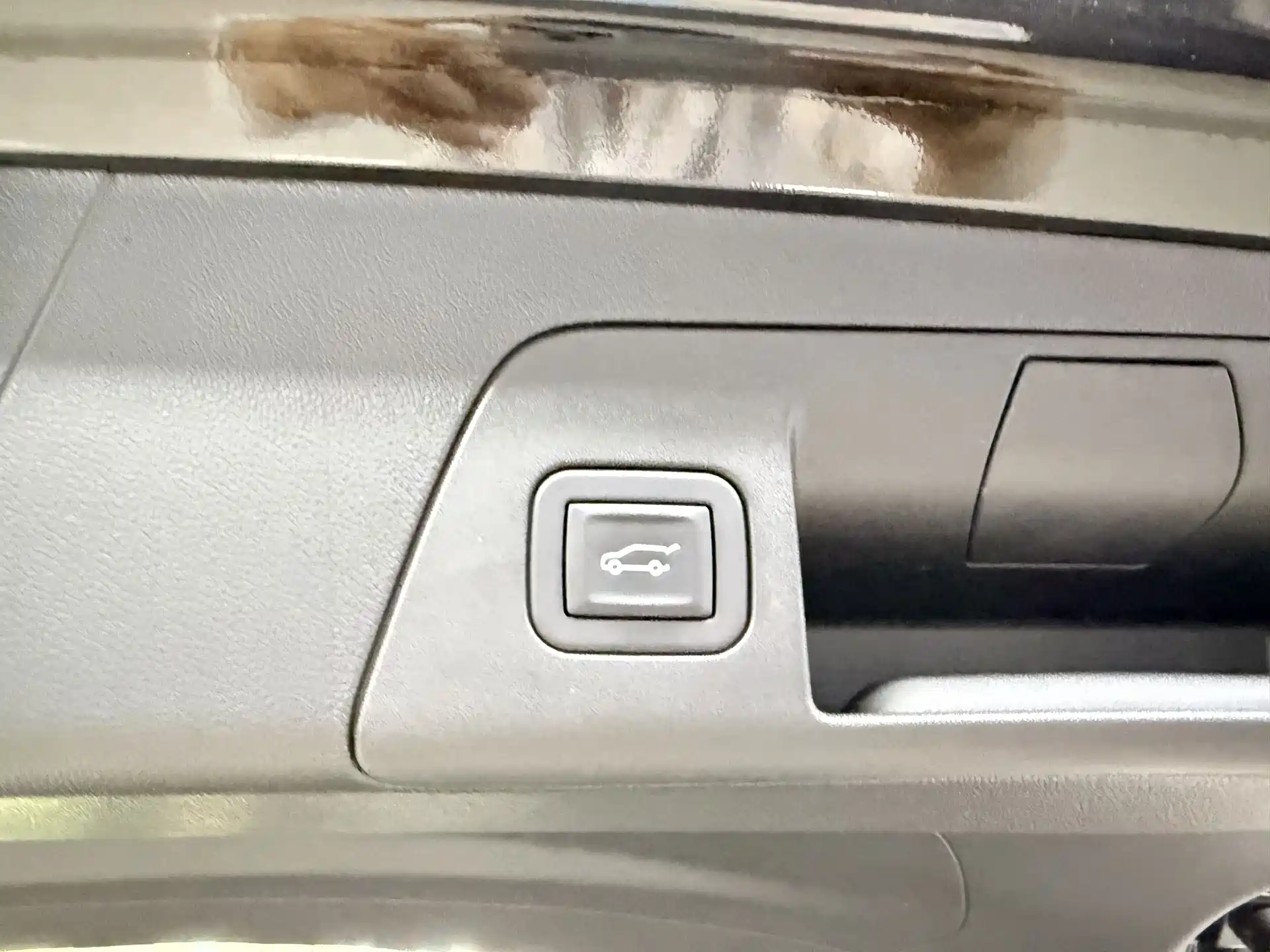 Photo 19 - Buick Envision S