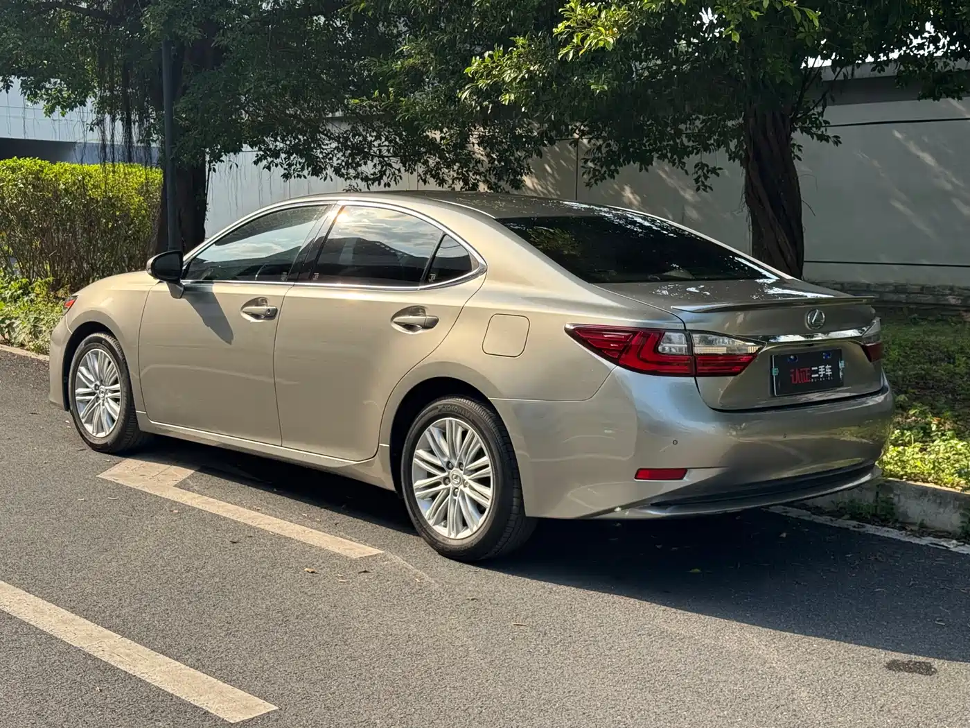 Lexus ES 2015 200 Elite Edition фото 4