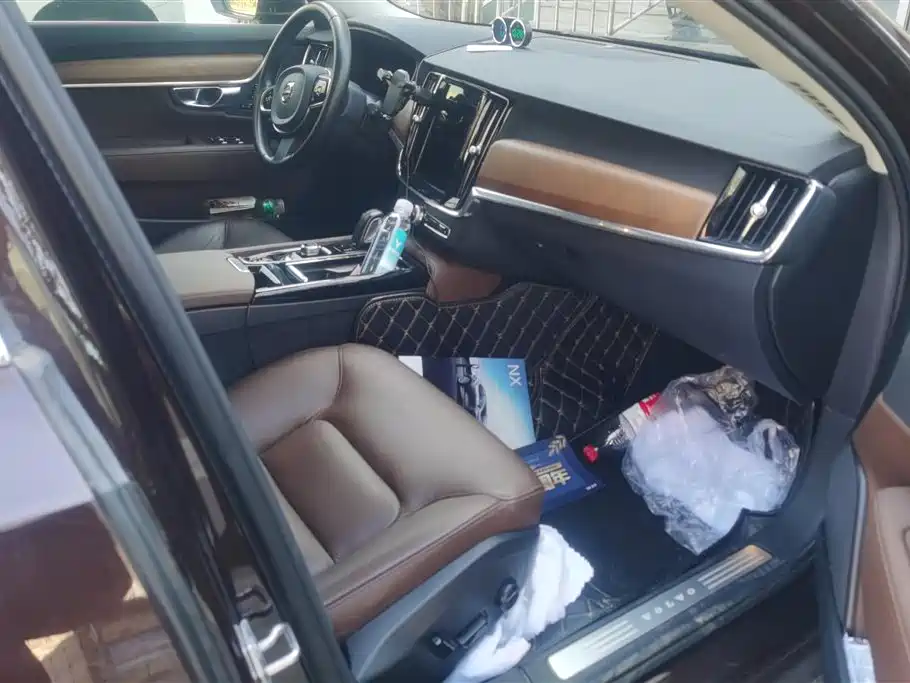 VOLVO S90 PLUG IN HYBRID