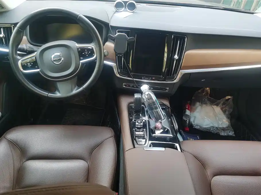 VOLVO S90 PLUG IN HYBRID