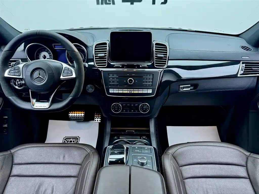 Mercedes-Benz GLS AMG 2016 AMG GLS 63 4MATIC фото 16