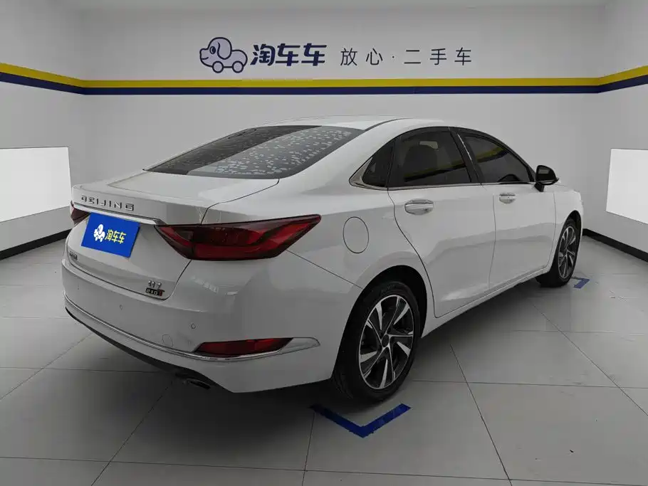 Фото 3 - BAIC Beijing U7