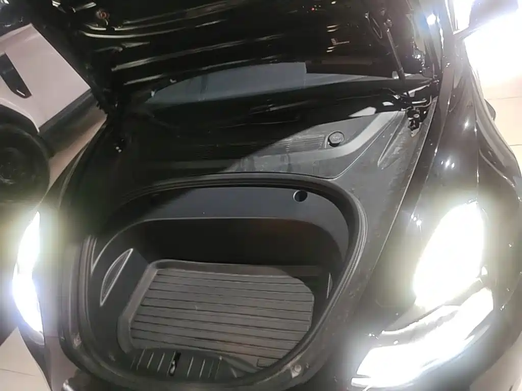 Фото 20 - Tesla Model 3