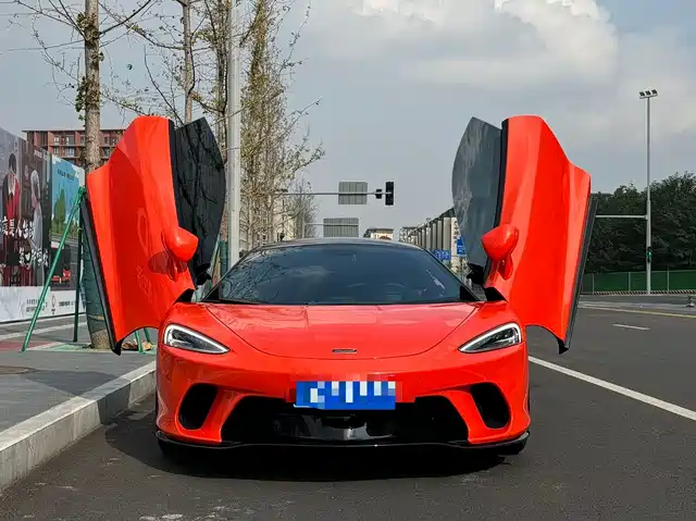 mclaren gt